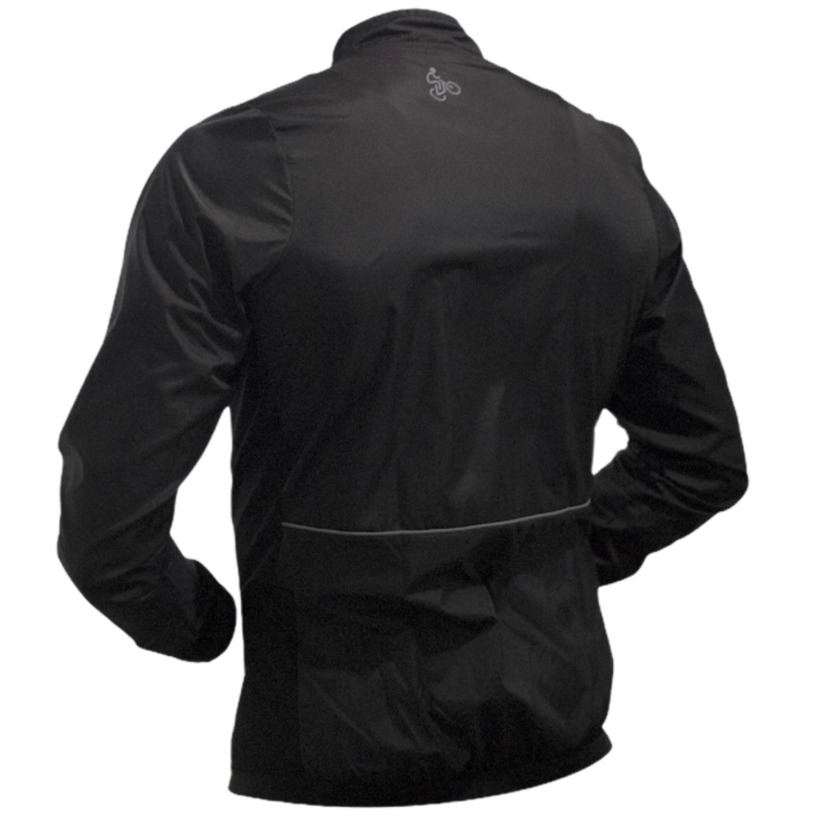 Detalle de los laterales en malla para ventilación en el rompevientos negro de ciclismo cinta reflectiva en espaldar detalle de seguridad en chaqueta ligera para bicicleta