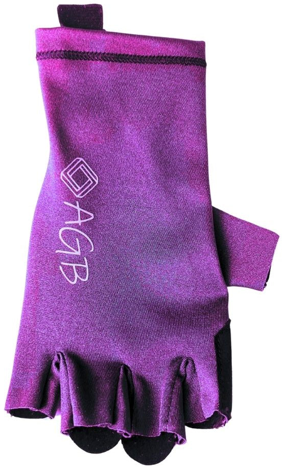 Guantes para ciclista color mora lila de dedos cortos con tejido elástico y ventilación.