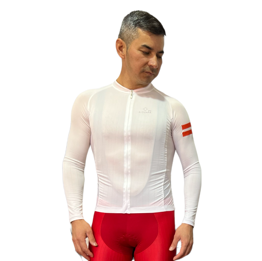 Jersey de ciclismo Pro blanco para hombre vista frontal completa con franjas rojas en la manga de A Guapa Bike.