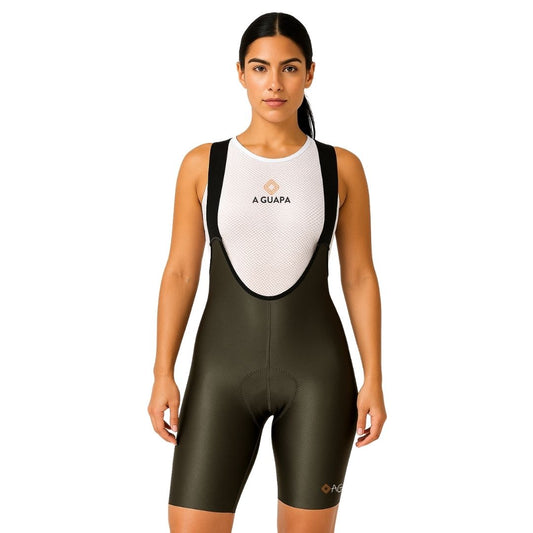 Licra corta de ciclismo para mujer sin costuras verde destello Pro Max de frente con camisilla blanca