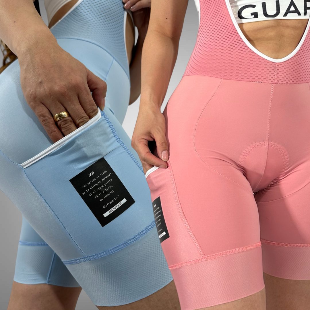 Licra corta de ciclismo Gravel palo rosa para mujer con bolsillo lateral derecho y tela diferenciada de A Guapa Bike.