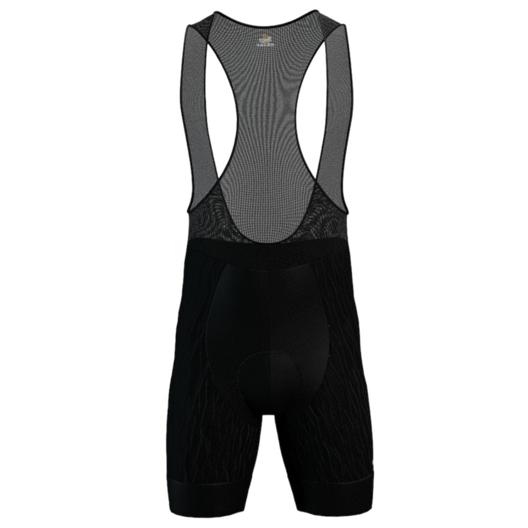 Licra corta de ciclismo negra para hombre de la línea Pro modelo renderizado desde el frente con banda siliconada y tirantes en malla de A Guapa Bike.