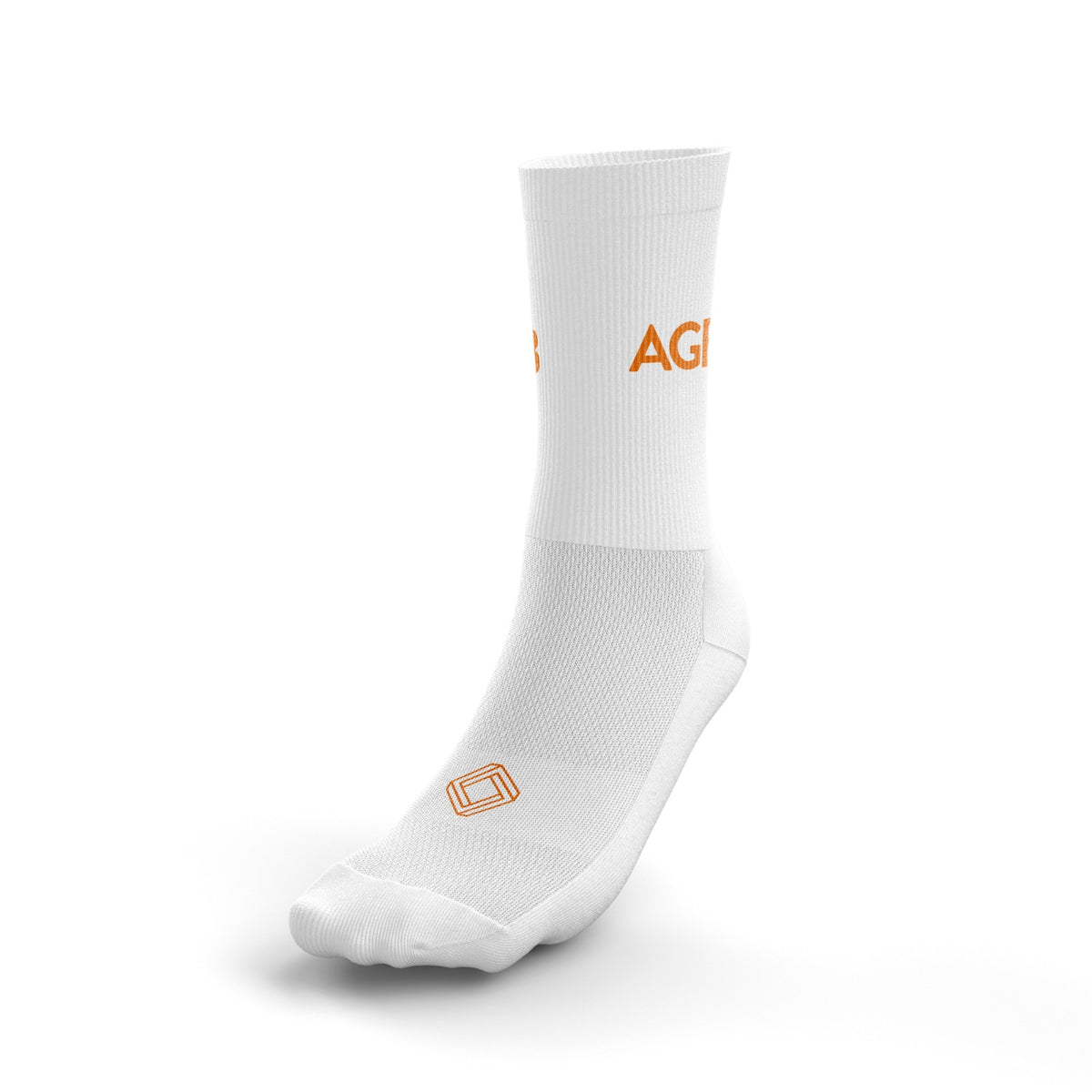 Medias para bicicleta color blanco talla única, diseño ergonómico y compresión ligera.